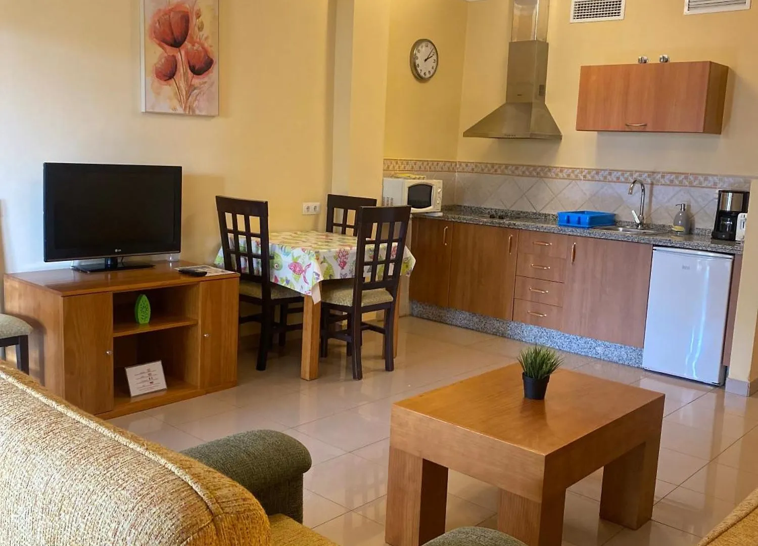 Apartamentos Maria Del Carmen Torremolinos Apartment